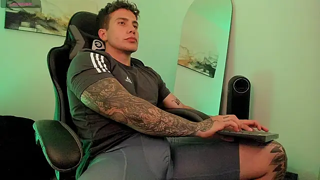 LucianSinclair online show from January 20, 2025, 11:21 pm