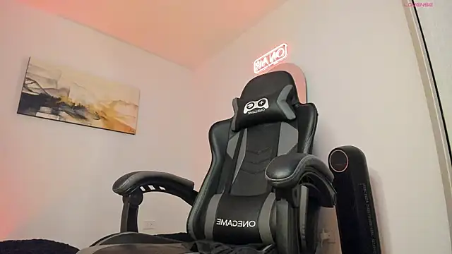 LucianSinclair online show from December 27, 2024, 3:42 am