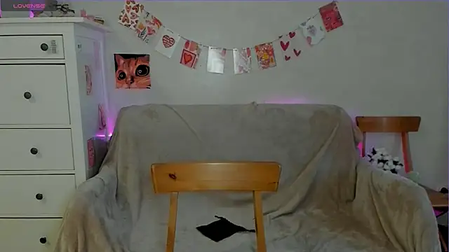 pawpaws online show from May 14, 2026, 8:33 am
