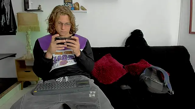 Snapshot of Tom_Krakow chatting on January 15, 2025, 8:37 pm Tom Krakow online show from January 15, 2025, 8:37 pm