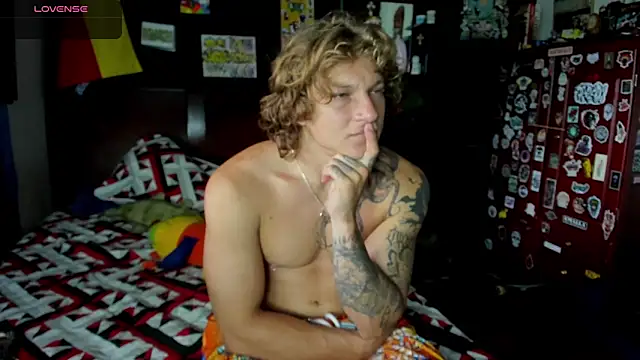 Tom Krakow online show from November 4, 2025, 8:01 pm