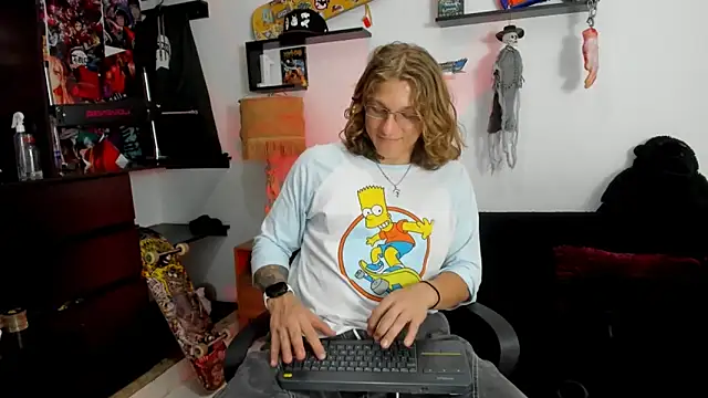 Snapshot of Tom_Krakow chatting on December 7, 2024, 8:55 pm Tom Krakow online show from December 7, 2024, 8:55 pm