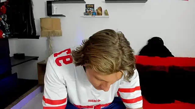 Snapshot of Tom_Krakow chatting on February 20, 2025, 6:46 pm Tom Krakow online show from February 20, 2025, 6:46 pm