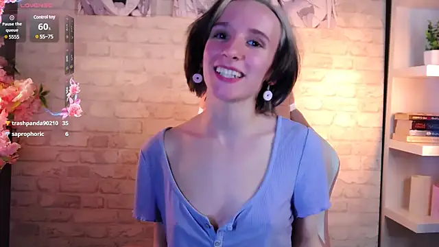 Violet Veliya online show from March 15, 2025, 4:43 pm