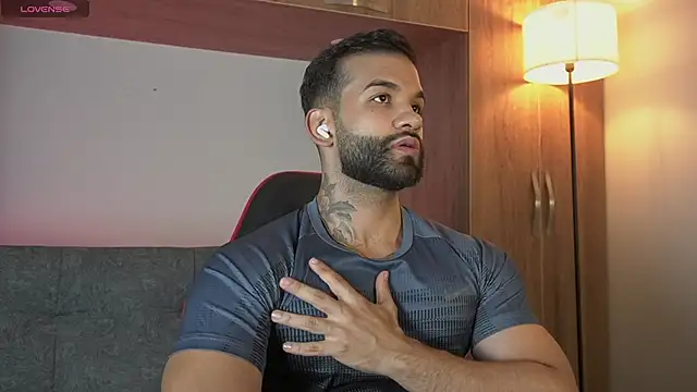 Snapshot of MarkHazze chatting on February 26, 2026, 12:10 am MarkHazze online show from February 26, 2026, 12:10 am