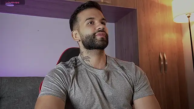 Snapshot of MarkHazze chatting on February 4, 2026, 12:16 am MarkHazze online show from February 4, 2026, 12:16 am