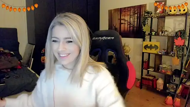 Lisaonthemoon online show from November 21, 2025, 10:53 pm