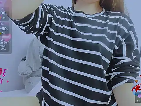 Linh diudang online show from December 18, 2025, 2:27 am