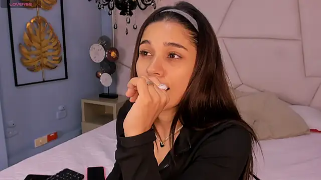 Snapshot of bellaa_becca chatting on November 21, 2025, 6:40 pm bellaa becca online show from November 21, 2025, 6:40 pm