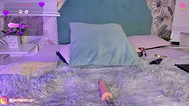 Snapshot of bellaa_becca chatting on March 17, 2025, 11:35 pm bellaa becca online show from March 17, 2025, 11:35 pm