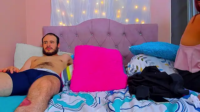 CoupleLatinXXX online show from February 25, 2025, 11:37 pm