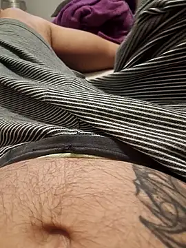 dredre1069 online show from April 7, 2026, 3:41 am