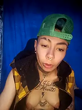 Snapshot of real_fenix chatting on November 24, 2025, 10:32 pm real fenix online show from November 24, 2025, 10:32 pm