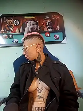 Snapshot of real_fenix chatting on October 8, 2025, 1:56 pm real fenix online show from October 8, 2025, 1:56 pm