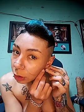 Snapshot of real_fenix chatting on November 16, 2025, 12:21 pm real fenix online show from November 16, 2025, 12:21 pm