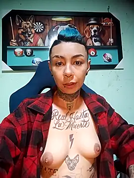 Snapshot of real_fenix chatting on October 21, 2025, 9:58 pm real fenix online show from October 21, 2025, 9:58 pm