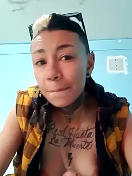 Snapshot of real_fenix chatting on March 5, 2025, 12:33 pm real fenix online show from March 5, 2025, 12:33 pm