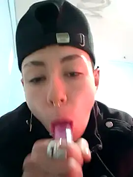 Snapshot of real_fenix chatting on January 26, 2025, 5:23 pm real fenix online show from January 26, 2025, 5:23 pm