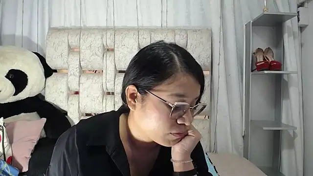 KEYRA-MILLER- online show from February 28, 2026, 2:11 am