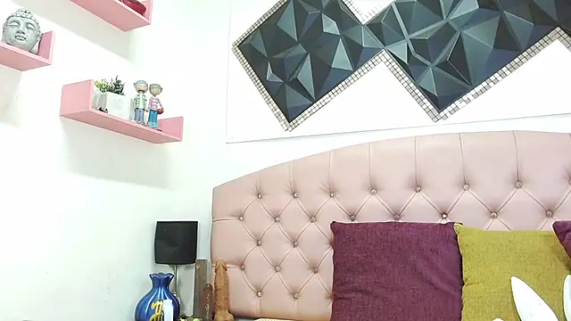 andrea safeira doll online show from April 5, 2026, 6:25 pm