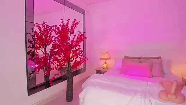 Leah Grey online show from April 15, 2026, 11:27 am