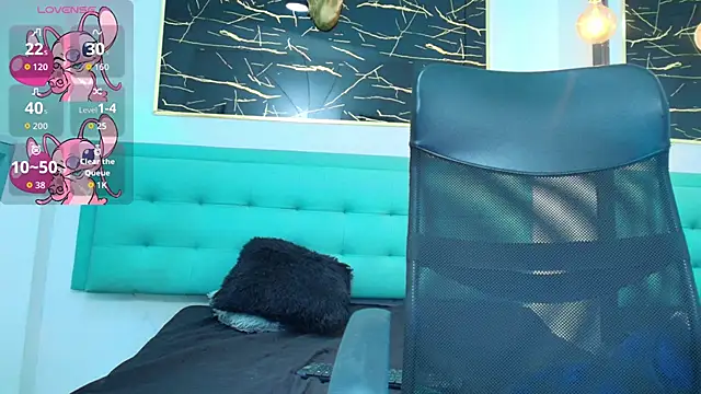 Cloeandtyfanny online show from October 9, 2025, 10:21 pm