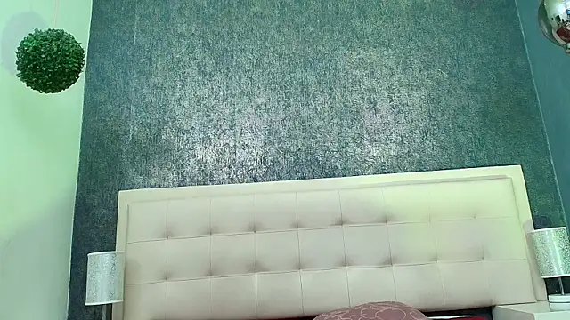 Cloeandtyfanny online show from March 6, 2026, 12:27 am