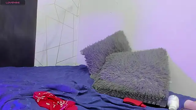 Cloeandtyfanny online show from October 30, 2025, 10:39 pm