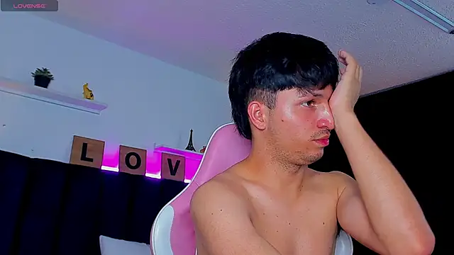 Issac james  online show from September 14, 2025, 3:29 am