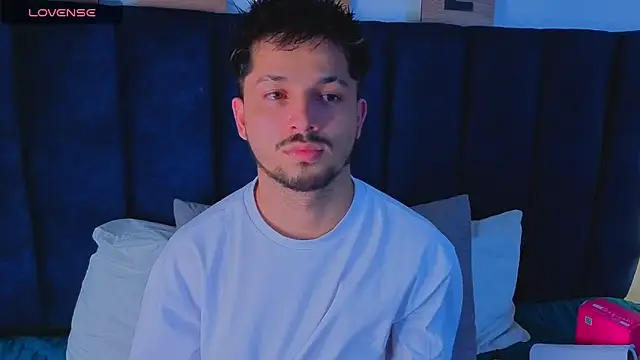 Issac james  online show from March 27, 2026, 2:31 am