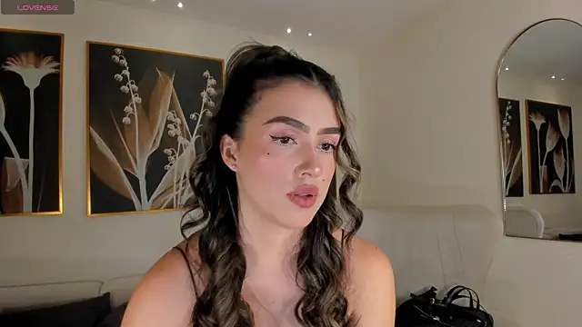 Snapshot of PaulinaSantos_ chatting on February 5, 2026, 8:26 pm PaulinaSantos online show from February 5, 2026, 8:26 pm