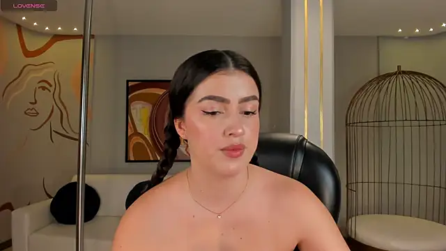 Snapshot of PaulinaSantos_ chatting on July 8, 2026, 7:25 pm PaulinaSantos online show from July 8, 2026, 7:25 pm