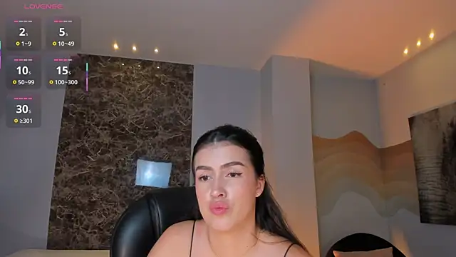 PaulinaSantos  online show from May 30, 2026, 8:03 pm