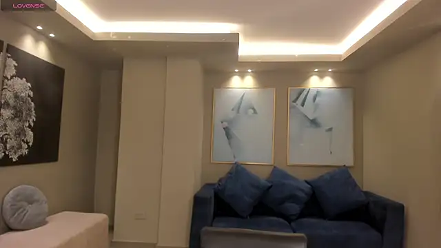 Snapshot of PaulinaSantos_ chatting on February 4, 2026, 7:42 pm PaulinaSantos online show from February 4, 2026, 7:42 pm