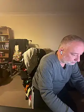 LondonTeffy online show from October 15, 2025, 9:23 pm