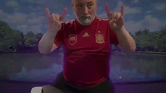 LondonTeffy online show from December 5, 2024, 10:28 pm