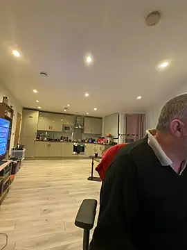 LondonTeffy online show from February 2, 2026, 9:58 pm