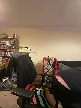 LondonTeffy online show from December 6, 2024, 10:24 pm