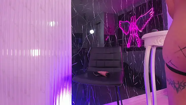 Snapshot of Mell_Saenz chatting on February 18, 2025, 9:43 am Mell Saenz online show from February 18, 2025, 9:43 am