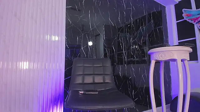 Snapshot of Mell_Saenz chatting on February 18, 2025, 6:37 am Mell Saenz online show from February 18, 2025, 6:37 am