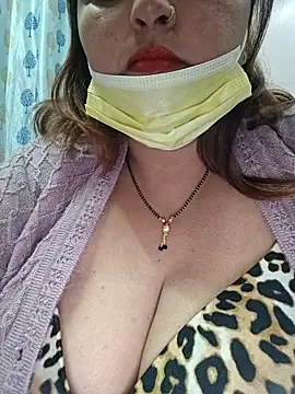 Snapshot of Dianaa9 chatting on December 1, 2025, 3:46 pm Dianaa9 online show from December 1, 2025, 3:46 pm