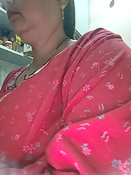 Snapshot of Dianaa9 chatting on February 16, 2026, 4:11 am Dianaa9 online show from February 16, 2026, 4:11 am