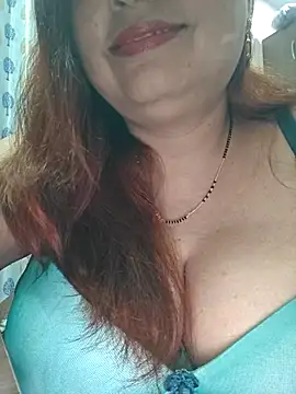 Snapshot of Dianaa9 chatting on February 18, 2026, 5:31 pm Dianaa9 online show from February 18, 2026, 5:31 pm