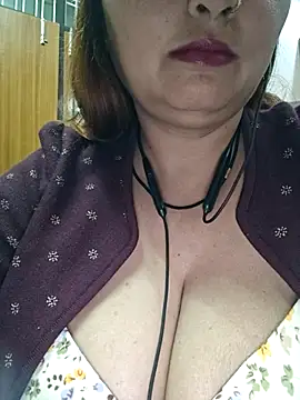 Snapshot of Dianaa9 chatting on February 10, 2026, 6:01 am Dianaa9 online show from February 10, 2026, 6:01 am