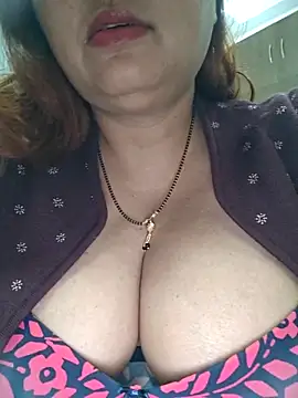 Snapshot of Dianaa9 chatting on December 15, 2025, 5:57 am Dianaa9 online show from December 15, 2025, 5:57 am