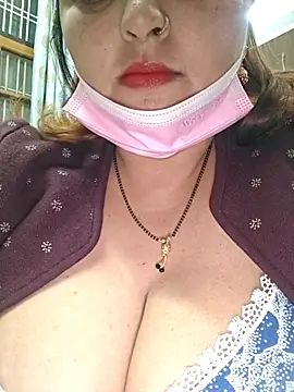 Snapshot of Dianaa9 chatting on November 29, 2025, 8:36 am Dianaa9 online show from November 29, 2025, 8:36 am