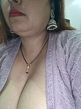 Snapshot of Dianaa9 chatting on December 17, 2025, 6:57 pm Dianaa9 online show from December 17, 2025, 6:57 pm