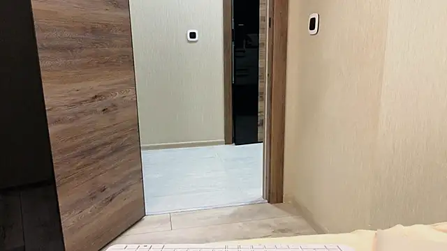 CuteRebelious online show from November 28, 2025, 2:28 pm