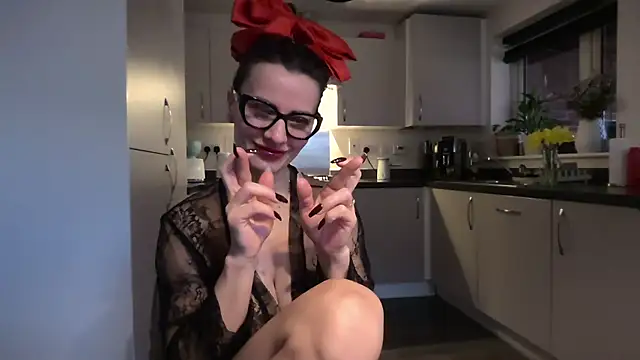 SweetMonicaUK online show from February 10, 2026, 10:25 am