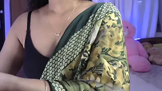 Black cat cutie online show from September 9, 2025, 4:55 am